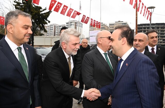 Bakan Mehmet Fatih Kacır; “Kahramanmaraş, Yeni Tesislerle Milli Teknoloji Hamlesinin Öncülerinden Olacak”