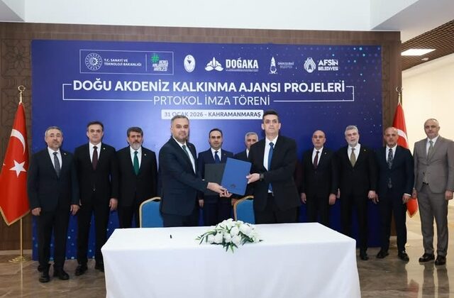 Başkan Toptaş, Bakan Fatih Kacır’ın katıldığı imza töreninde ONİKAD’ın protokolünü imzaladı