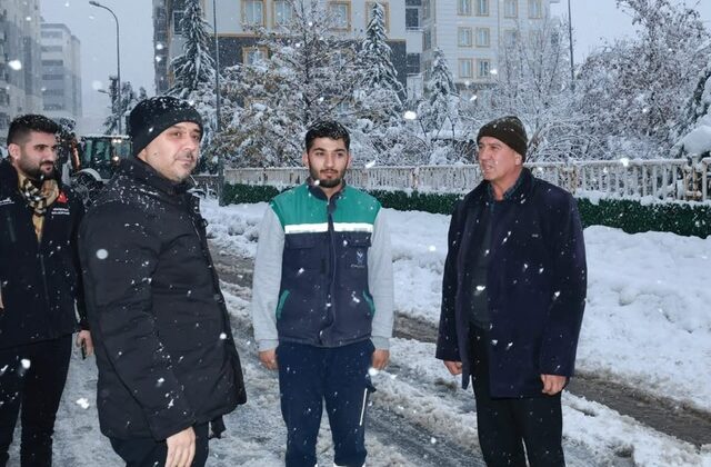 Başkan Toptaş: Karla Mücadelede Tüm İmkânlarımızla Sahadayız