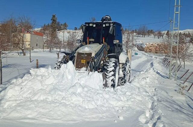 Dulkadiroğlu’nda Karla Mücadele Aralıksız Sürüyor