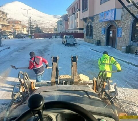 Ekinözü Belediyesi’nden Karla Mücadelede Yoğun Mesai