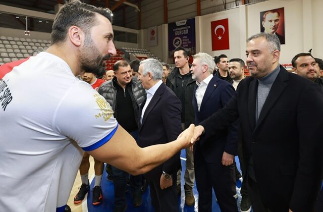 Namağlup liderliğini sürdüren Onikişubat BelediyesporVoleybol Takımı’na MADO dopingi