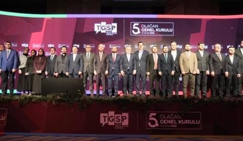Mahir Ünal’dan Gençliğe Vurgu  “Gençlik Bugünün de Sorumluluğunu Taşıyor”