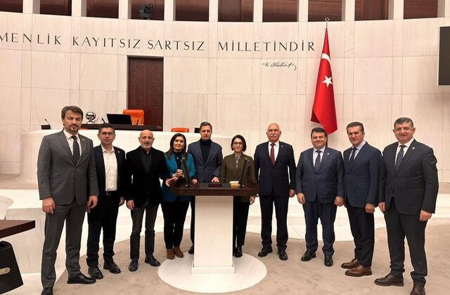 ALİ ÖZTUNÇ: “EMEKLİLER İÇİN BAŞLATTIĞIMIZ NÖBETİN 4. GÜNÜNDEYİZ”