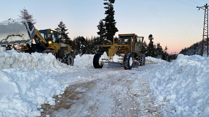 Büyükşehir Sahada; Karla Mücadelede Tam Kadro Mesai