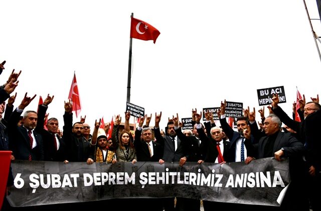 6 Şubat Şehitleri İçin Kahramanmaraş’ta “Sessiz Yürüyüş” Düzenlendi