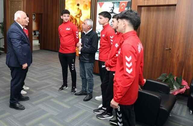 Göksunlu Genç Futbolcular İstiklal Spor Altyapısına Transfer Oldu