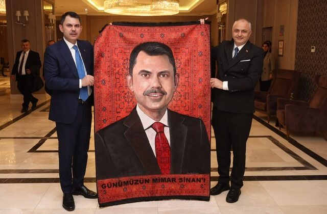 Başkan Gökşen’den Bakan Kurum’a Anlamlı Hediye