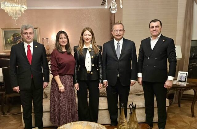 Zuhal Karakoç’tan Öksüz Ailesine Geçmiş Olsun Ziyareti