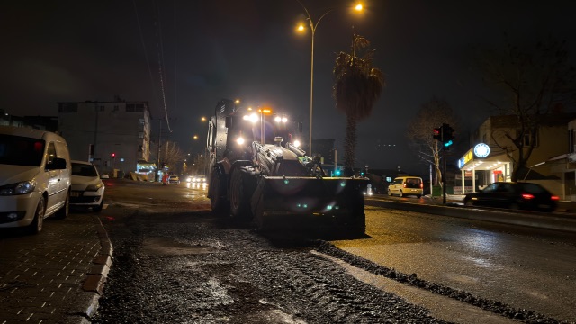 Şiddetli Yağışa Karşı Seferberlik; Büyükşehir Tüm Birimleriyle Sahada