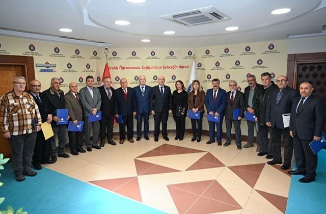 KSÜ’de 33. Yıla Özel Teşekkür Belgeleri Takdim Edildi