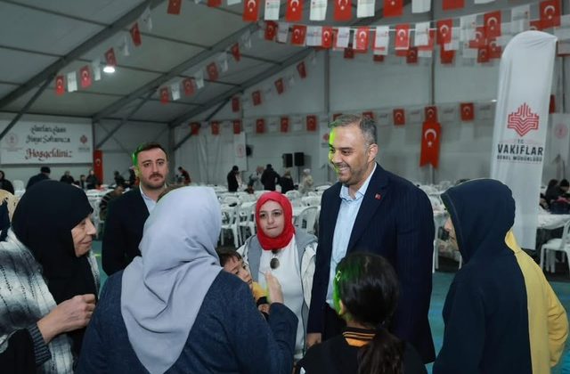 Başkan Toptaş, Ramazan’ın bereketini vatandaşlarla aynı sofrada paylaştı