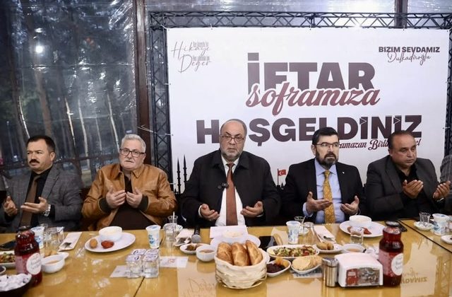 Dulkadiroğlu Belediyesi Muhtarlarla İftar Sofrasında Buluştu