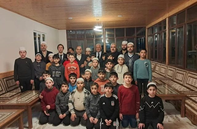 Başkan Selim Cüce, Hafızlık Kursu Öğrencileriyle İftar Yaptı