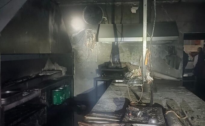 Kahramanmaraş’ta işyeri yangınında 4 kişi dumandan etkilendi