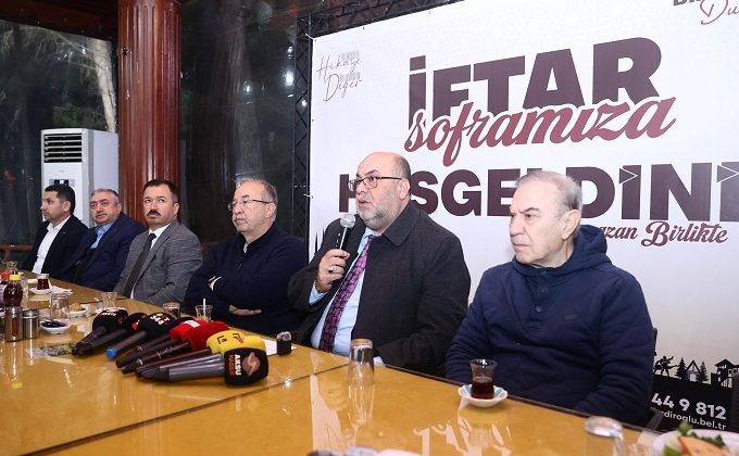 BAŞKAN AKPINAR, BASIN MENSUPLARIYLA İFTAR PROGRAMINDA BİR ARAYA GELDİ