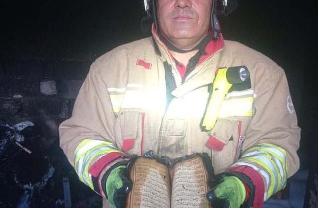 Kahramanmaraş’ta evi, paraları yandı sadece Kuran’ı Kerim zarar görmedi