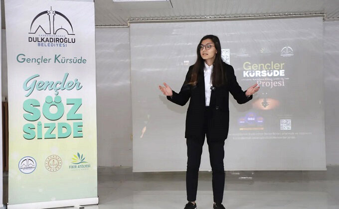 Gençler Kürsüde, Fikirler Sahne Aldı