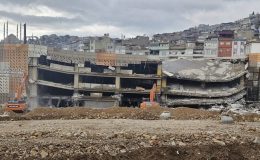Arasa Otoparkı’nda Yıkım Başladı: Yerine Yeni AVM Projesi Geliyor