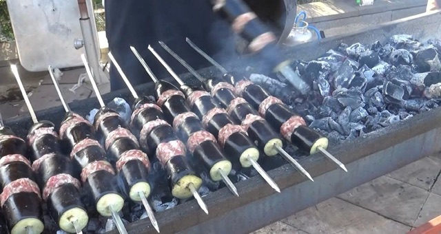 Kahramanmaraş’ta Ramazan Lezzeti: Patlıcan Kebabı İftar Sofralarında