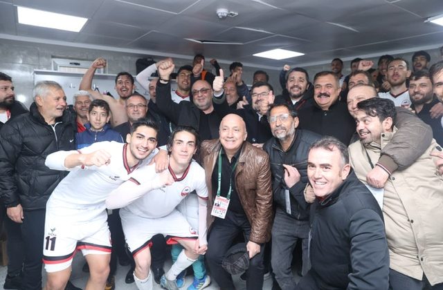 BAŞKAN AKPINAR’DAN KARPEDO DONDURMA KAHRAMANMARAŞSPOR’A GALİBİYET HEDİYESİ