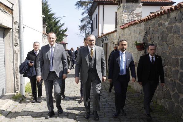 Mahir Ünal’dan Akçaabat Orta Mahalle’ye Ziyaret