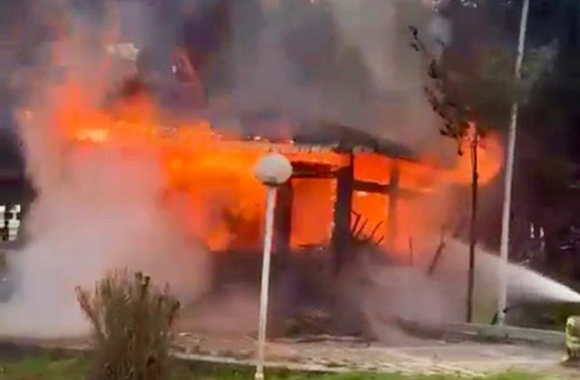 Kahramanmaraş’ta baraka yangını korkuttu