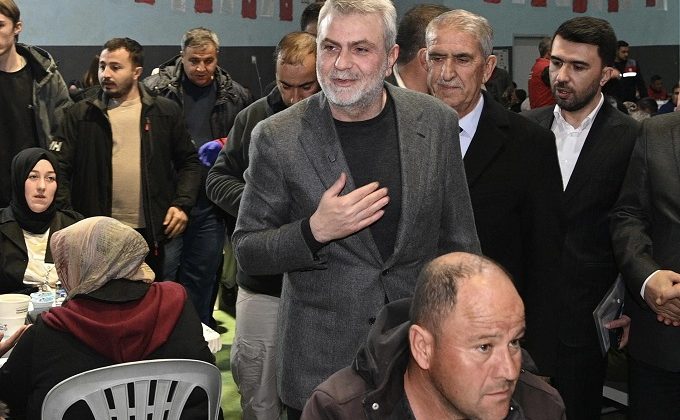 Büyükşehir, Ramazan Bereketini Ekinözü’ne Taşıdı