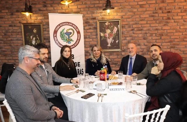 Elbistan’da Eczacılar İftar Sofrasında Buluştu