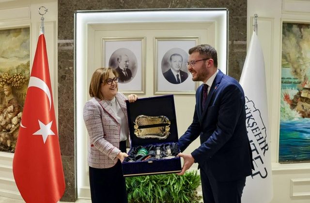 Yemliha Göktaş’tan Fatma Şahin’e Nezaket Ziyareti