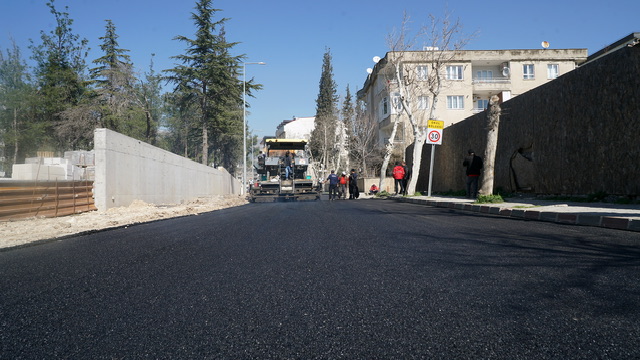 Büyükşehir, Dulkadiroğlu’nda Yol Yenilemelerini Sürdürüyor