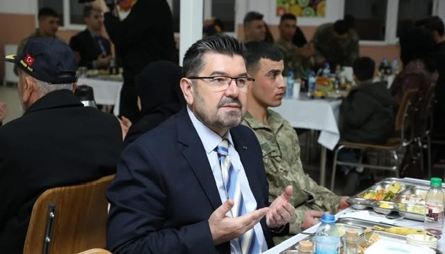 General Mehmet Hayri Tarhan Kışlası’nda Şehit Aileleri ve Gazilerle İftar