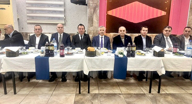 Vali Mükerrem Ünlüer, Gıda Sektörü Temsilcileriyle İftar Programında Buluştu