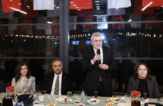 Büyükşehir Meclis Üyeleriyle İftarda Buluştu