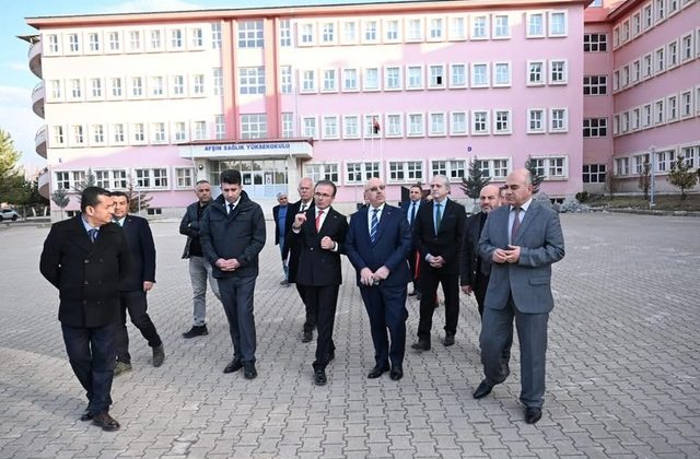 Rektör Ak, Afşin’de İftar Programına Katıldı ve Akademik Birimlerde İncelemelerde Bulundu