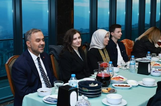 Onikişubat Belediye Meclis Üyeleri İftar Sofrasında Buluştu