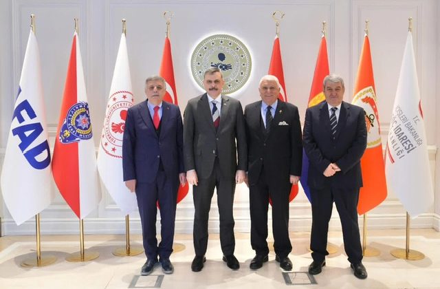 Nevzat Pakdil’den İçişleri Bakanı Mustafa Çiftçi’ye Hayırlı Olsun Ziyareti