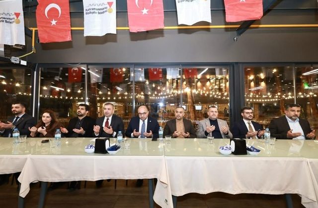 Başkan Toptaş Teşkilat ve Mahalle Başkanlarıyla İftar Sofrasında Buluştu