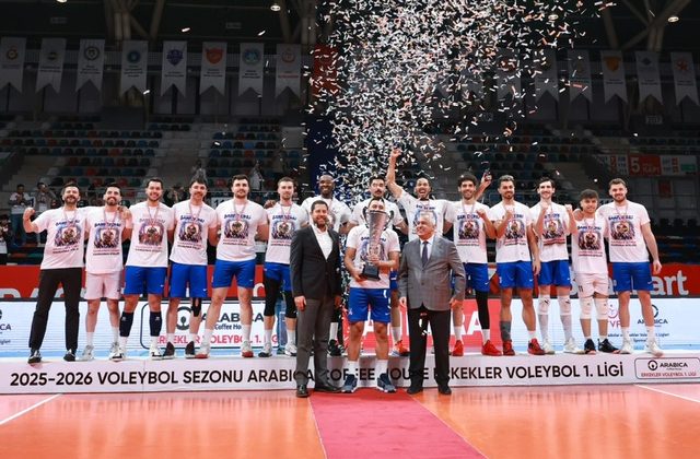 Edeler, artık Efeler Ligi’nde! Şampiyon Onikişubat Belediye Spor kupasına kavuştu