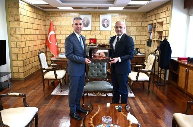 Afşin Belediye Başkanı Koray Kıraç, KSÜ Rektörü Prof. Dr. İbrahim Taner Okumuş’u Ziyaret Etti