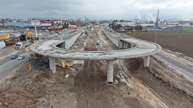 Çevre Yolu’nda Ulaşımı RahatlatacakKavşak Hızla Yükseliyor