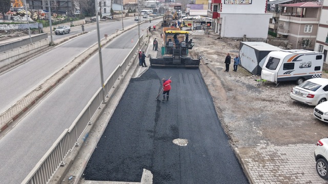 Büyükşehir, Asfalt Mesaisini Dulkadiroğlu’nda Sürdürüyor