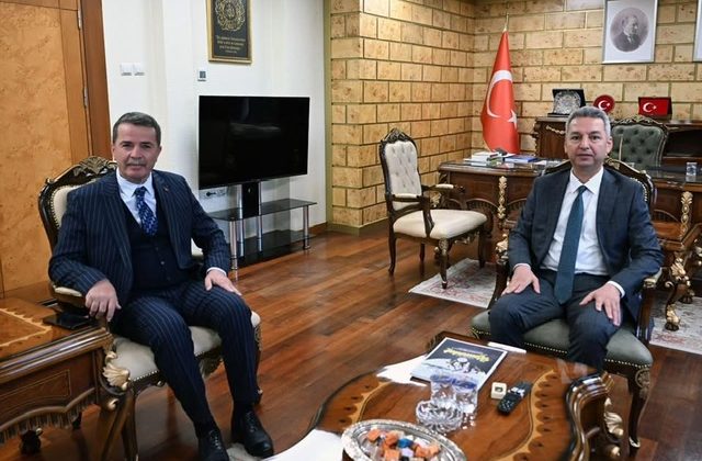 Osman Okumuş’tan KSÜ Rektörü İbrahim Taner Okumuş’a hayırlı olsun ziyareti