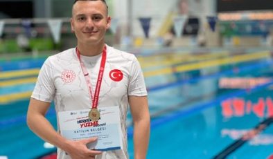 Kahramanmaraşlı yüzücü Doğukan Demir Türkiye şampiyonu oldu