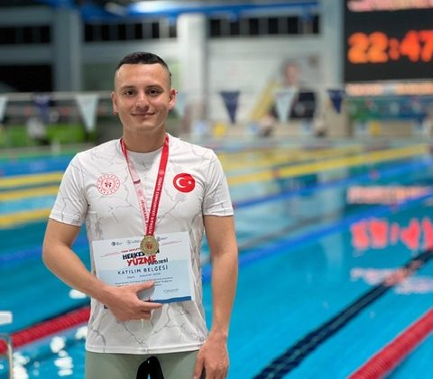 Kahramanmaraşlı yüzücü Doğukan Demir Türkiye şampiyonu oldu