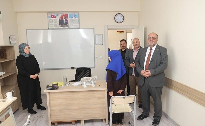 Dulkadiroğlu Belediye Başkanı Akpınar’dan Kur’an Kursuna Ziyaret