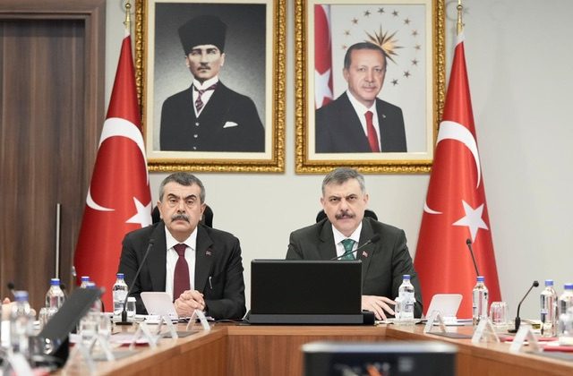 OKULLARDAKİ SALDIRILAR SONRASI GÜVENLİK ZİRVESİ: YENİ TEDBİRLER MASADA