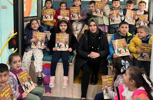 Büyükşehir’in Mobil Kütüphanesi Mart’ta Yüzlerce Çocuğa Ulaştı