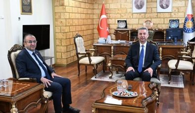 CHP İl Başkanı Ünal Ateş’ten Rektör Okumuş’a Hayırlı Olsun Ziyareti