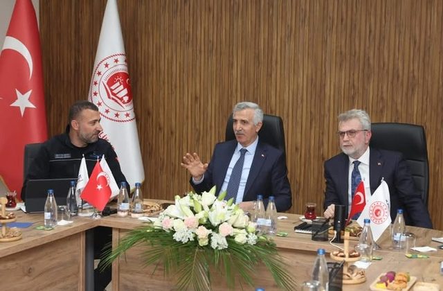 Kahramanmaraş’ta Kentsel Dönüşüm ve Deprem Konutları Masaya Yatırıldı